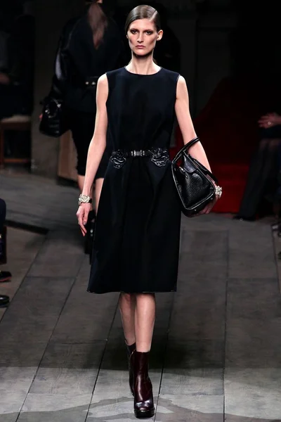 Look 5